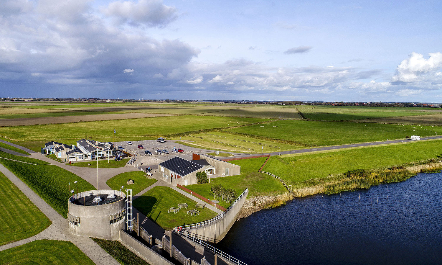 Foto af Vidåen og grønne marker